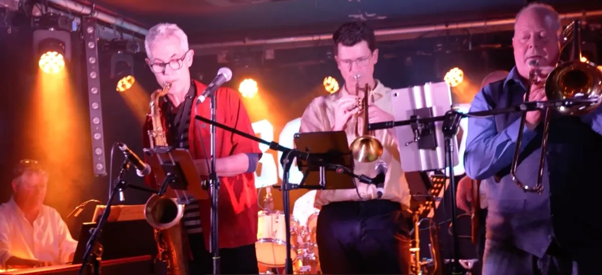 Grooving to some Yellowjackets classics tonight 🎵